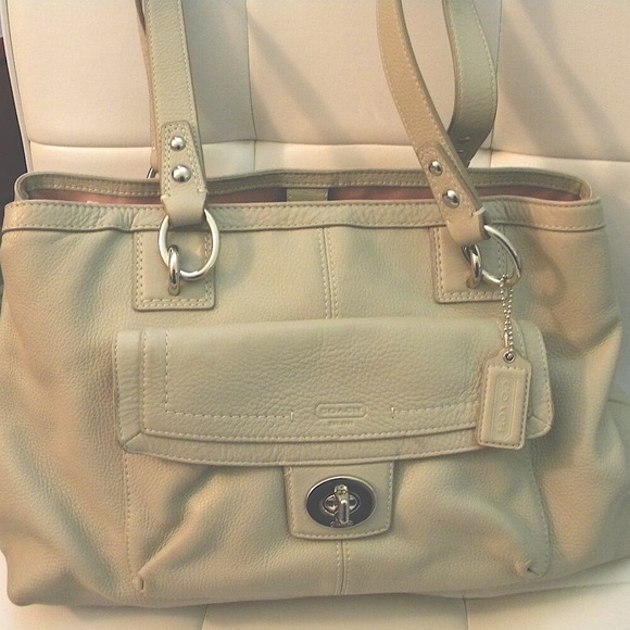 Coach Bag - Picture 2 of 5